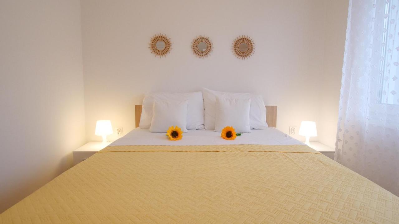Arena Apartment With 3 Bedrooms In The City Center Pula Dış mekan fotoğraf