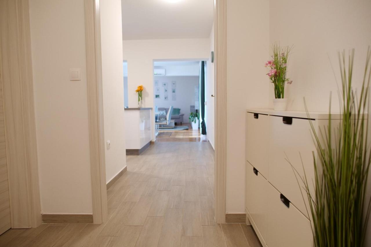 Arena Apartment With 3 Bedrooms In The City Center Pula Dış mekan fotoğraf
