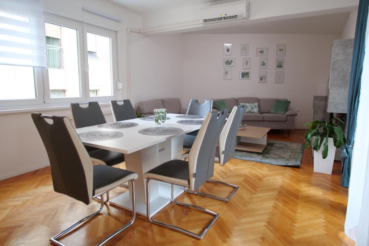 Arena Apartment With 3 Bedrooms In The City Center Pula Dış mekan fotoğraf