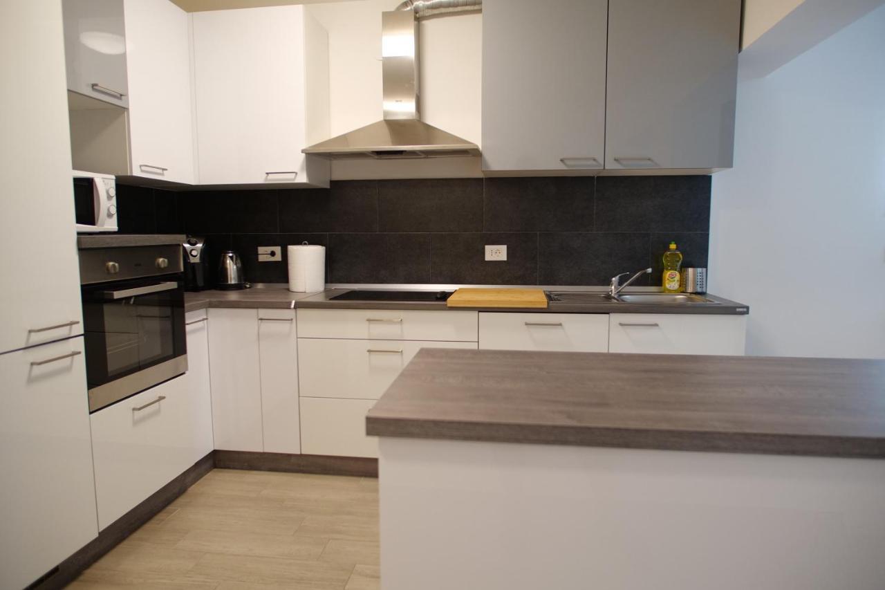 Arena Apartment With 3 Bedrooms In The City Center Pula Dış mekan fotoğraf
