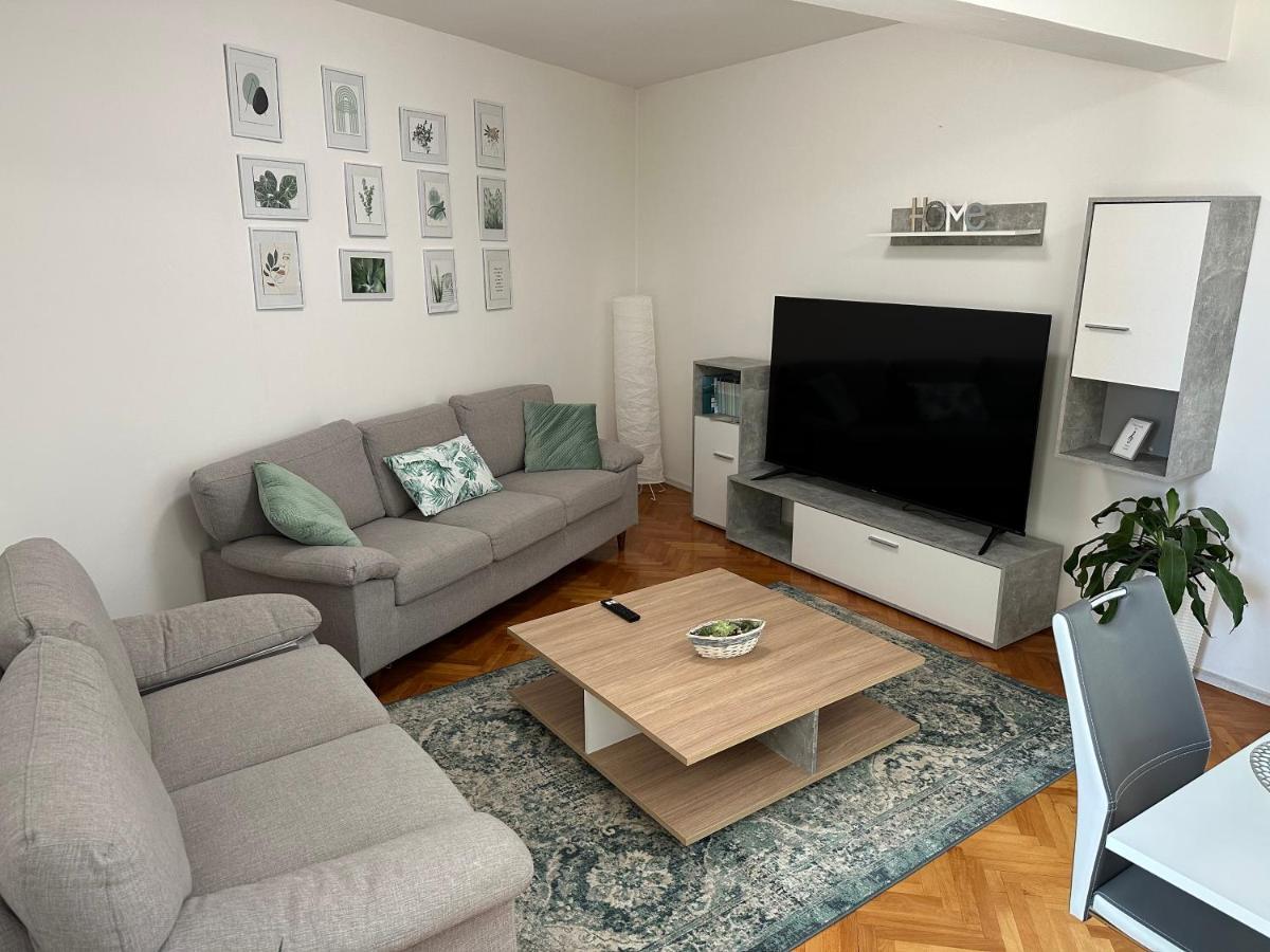 Arena Apartment With 3 Bedrooms In The City Center Pula Dış mekan fotoğraf
